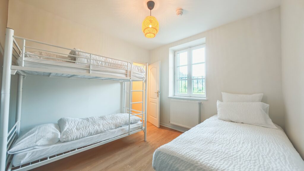 chambre chataignier 3 lits